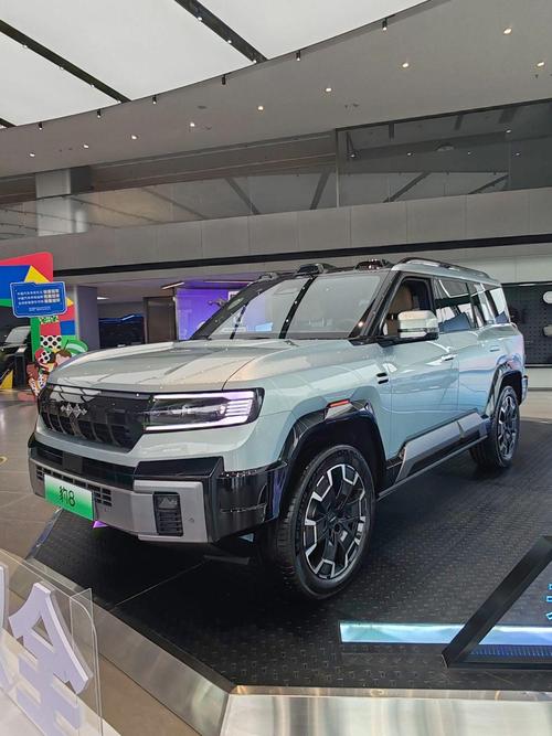 惠州193比亚迪方程豹硬派越野的爆款，英菲尼迪35周年与你共成长